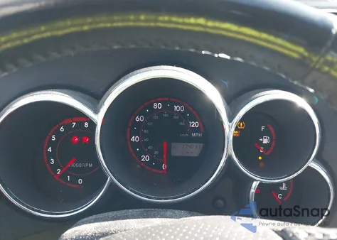 2005 Toyota Matrix Xr z USA, uszkodzony, nr VIN 2T1LR30EX5C492632